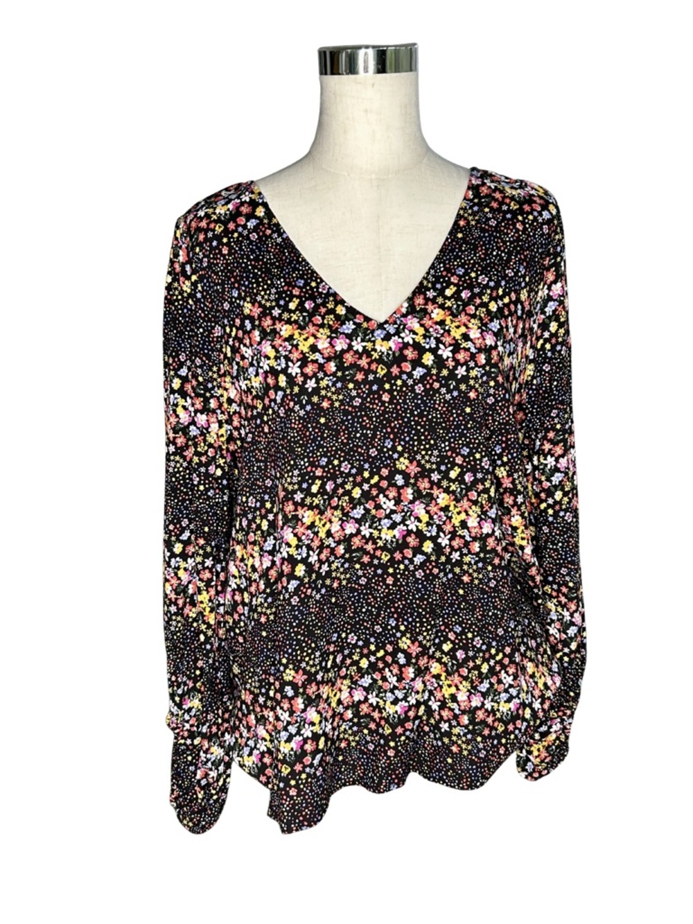 Willow Black Floral V-Neck Blouse with Multicolor Blossoms NWT Women’s Large